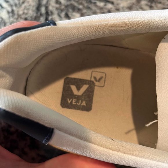 VEJA V-12 WHITE AND BLACK SNEAKERS - Picture 8 of 9